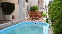 Alpha Hotel